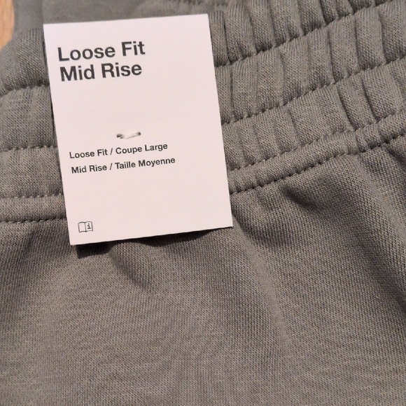 NWT Nike Women's Olive Joggers - Picture 3 of 4